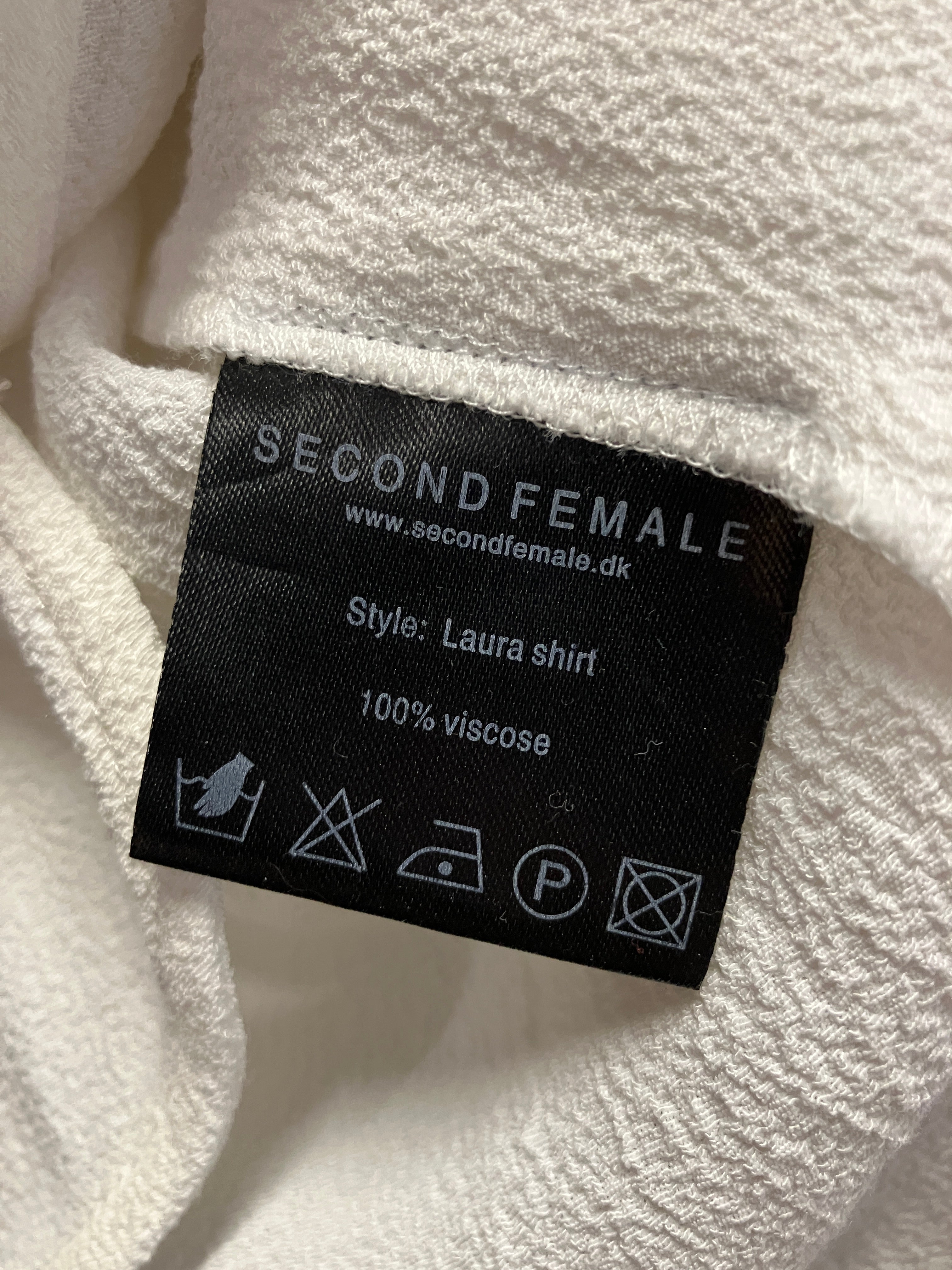 Second Female Bluse